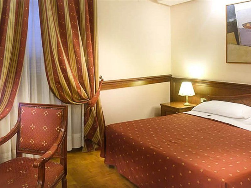 Hotel Traiano Рим Екстериор снимка